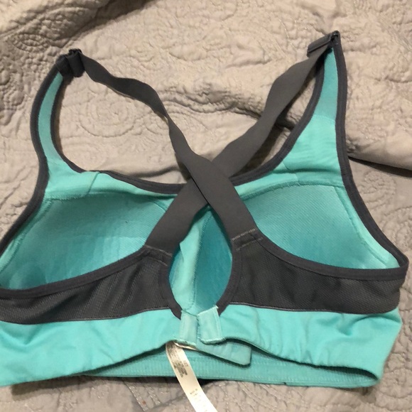 Sports bra - Picture 2 of 2